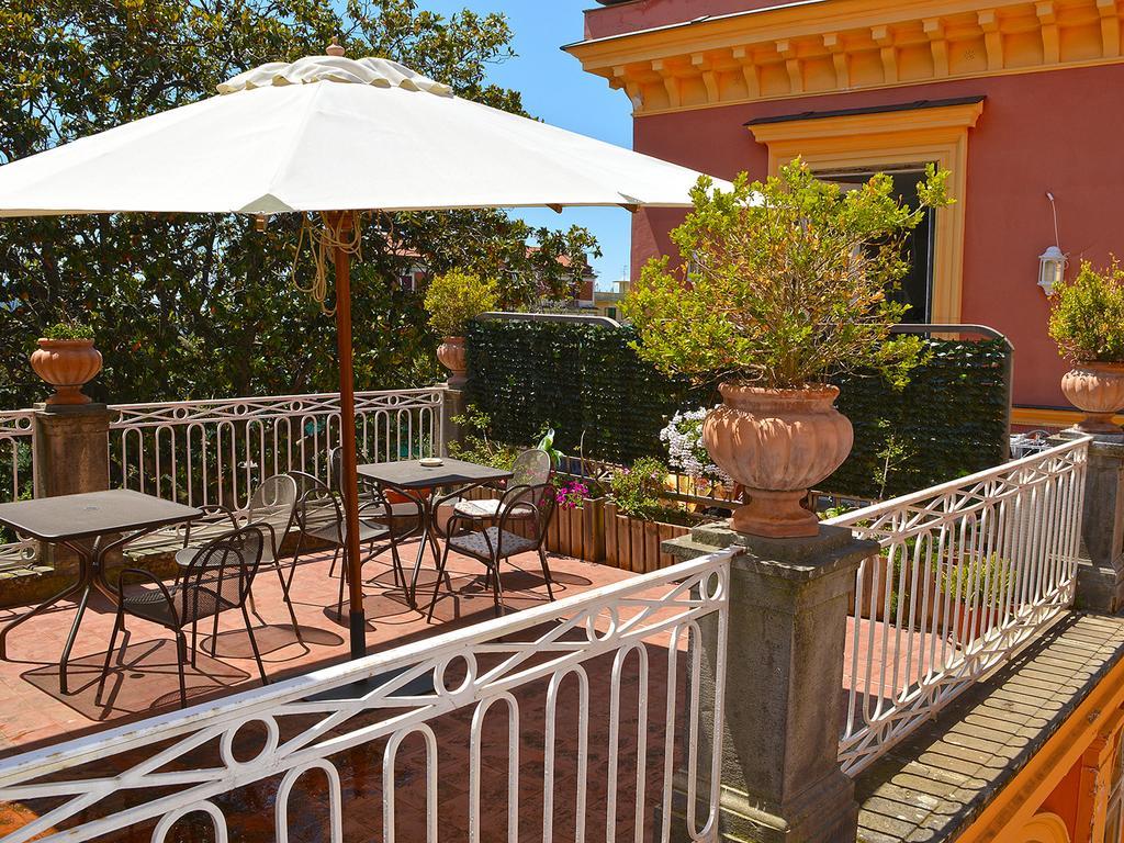 Отель The Secret Garden Relais Пьяно-ди-Сорренто Экстерьер фото