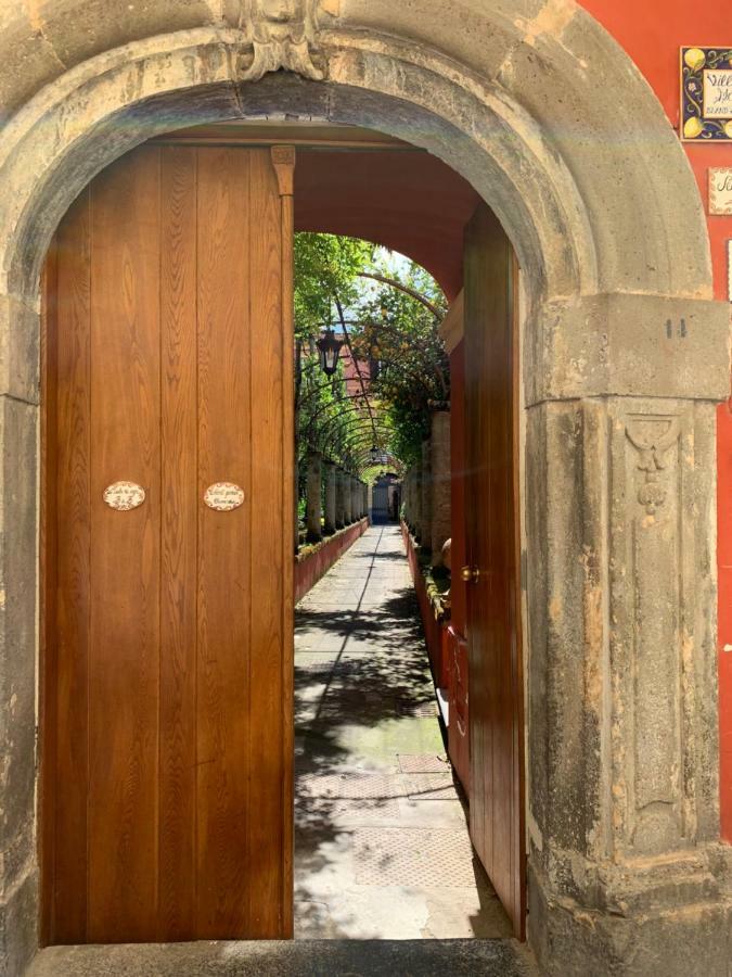 Отель The Secret Garden Relais Пьяно-ди-Сорренто Экстерьер фото